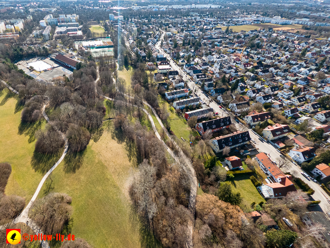 20.02.2023 -  Ostparksee und Schule am Strehleranger mit Umgebung in Neuperlach